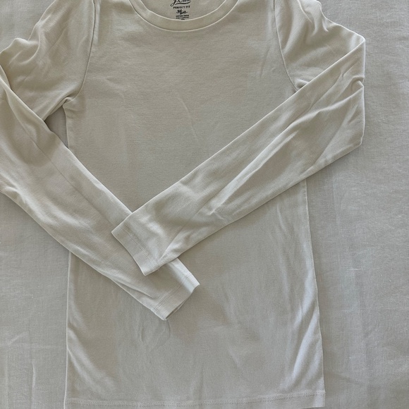 J Crew Women’s Ivory Perfect Fit Long Sleeve Crewneck T—Shirt - Picture 5 of 5